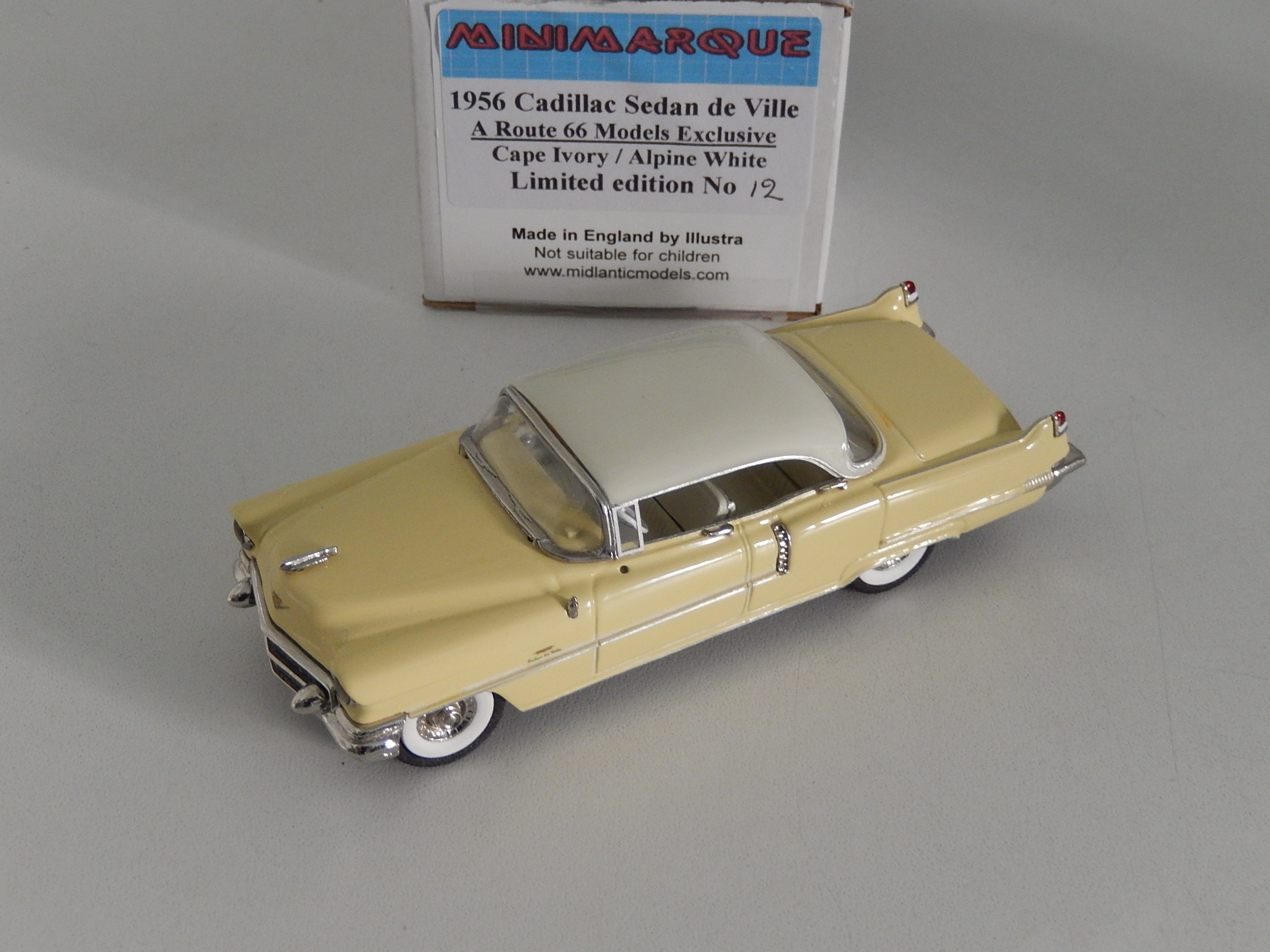 Minimarque : Cadillac Sedan de Ville 1956  --> SOLD